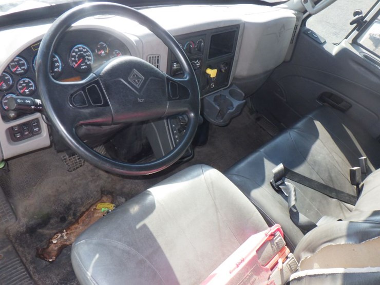 2014-international-durastar-4300-image-11