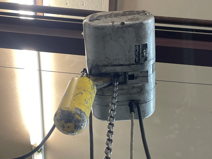 #5973-•-cm-1-ton-chain-hoist-image-2
