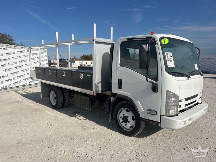 2017-isuzu-nrr-image-2