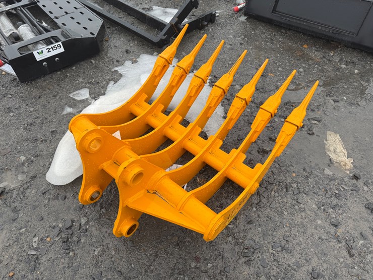 caterpillar-305-image-1