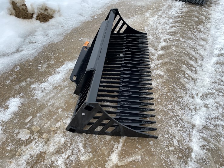 #2358-•-wolverine-mini-skid-steer-skeleton-bucket-image-4