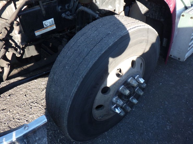 2017-peterbilt-579-image-18