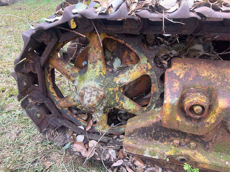 caterpillar-2-ton-crawler-image-52