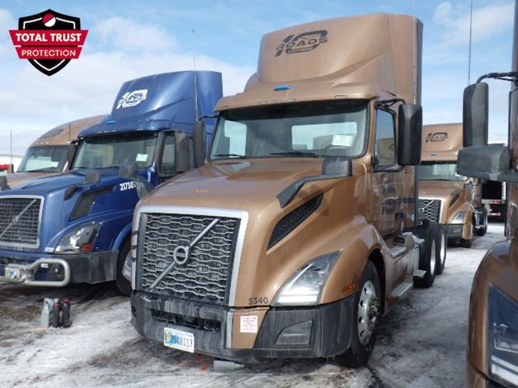 2023-volvo-vnl-300-image-1