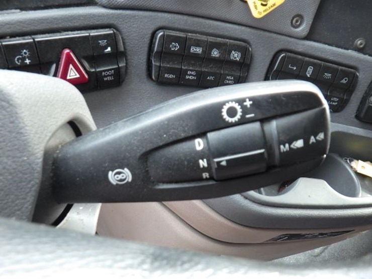 2016-freightliner-cascadia-125-image-17