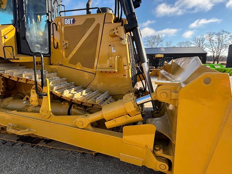 2019-caterpillar-d8t-image-29
