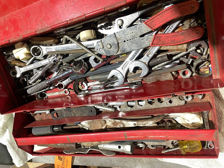 #7021-•-metal-toolbox-with-tools-image-8