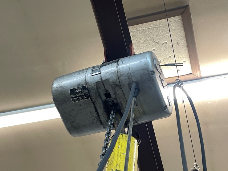 #5973-•-cm-1-ton-chain-hoist-image-1