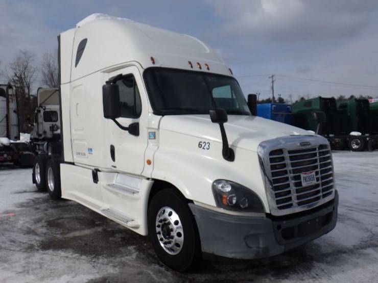 2016-freightliner-cascadia-125-image-3