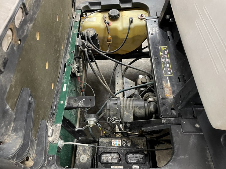 #301-•-cushman-hauler-1200-gas-golf-cart-image-39