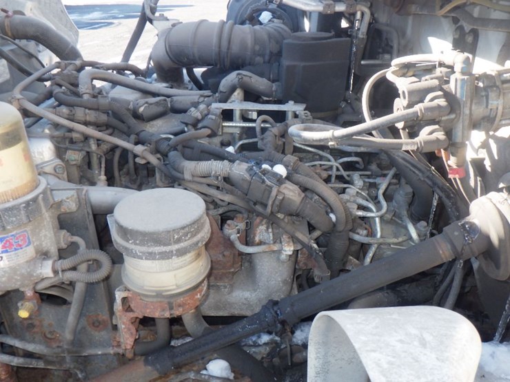 2017-hino-268a-image-14