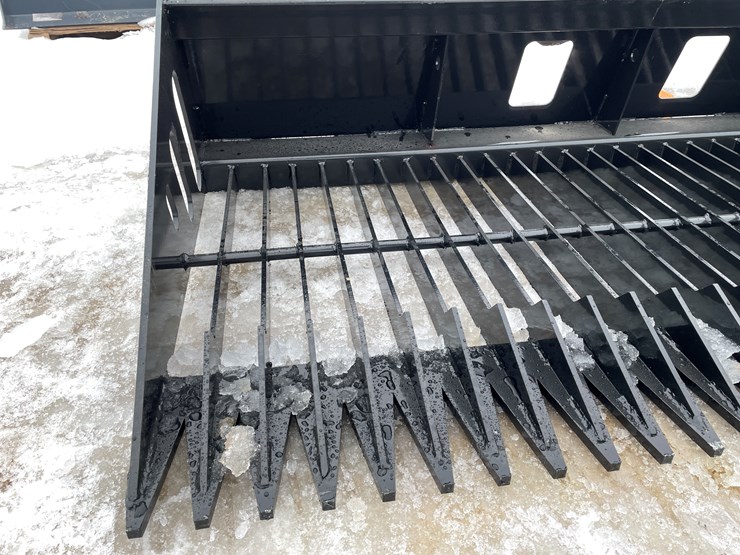 #2334-•-wolverine-skeleton-bucket-image-12