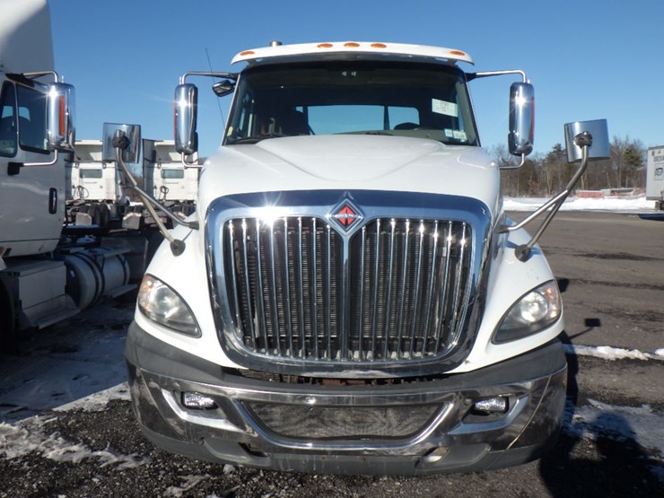 2017-international-prostar-image-2