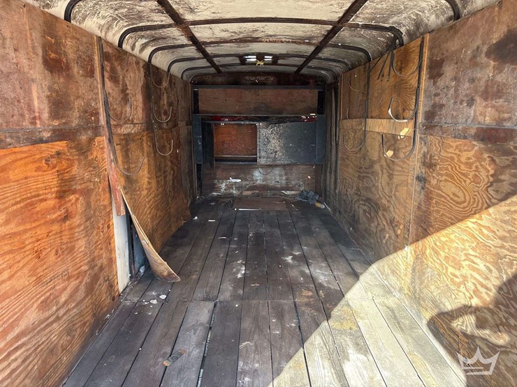 2001-t/a-enclosed-trailer-image-6