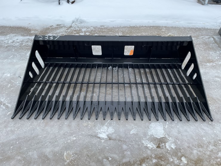 #2337-•-wolverine-skeleton-bucket-image-2