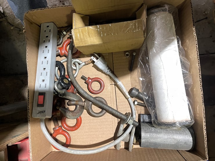 #7018-•-miscellaneous-hardware-and-bolt-bins-image-11