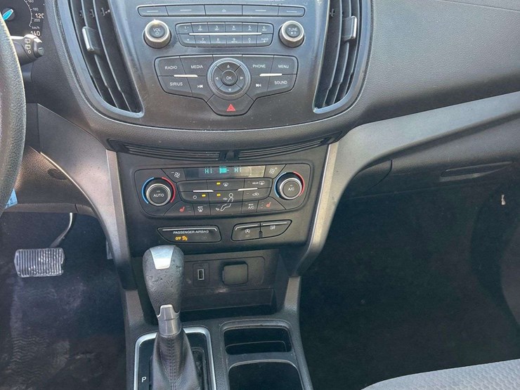 2017-ford-escape-image-19