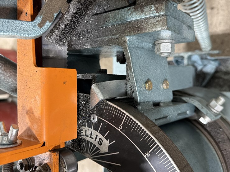 2023-ellis-1600-mitre-band-saw-image-7