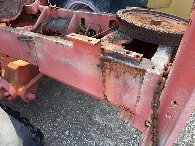 allis-chalmers-4wd-parts-tractor-image-7