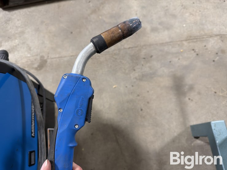 miller-millermatic-255-pulsed-mig-welder-w/apparel-&-accessories-image-8