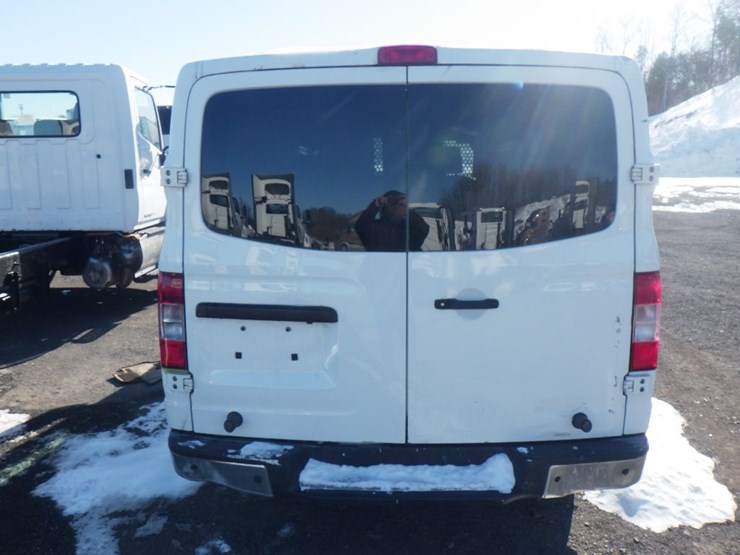 2013-nissan-nv2500-image-7