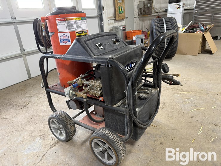 alkota-420x4-hot-pressure-washer-image-4