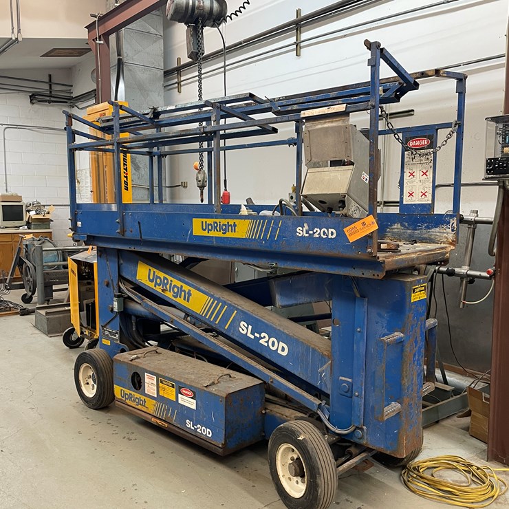 #4008 • Upright Scissor Lift