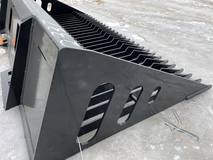 #2337-•-wolverine-skeleton-bucket-image-14