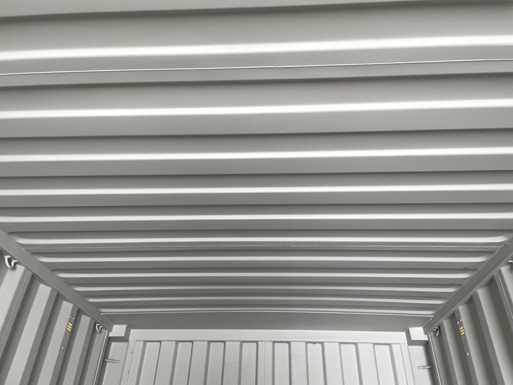 #203-•-20'-shipping-container-image-11