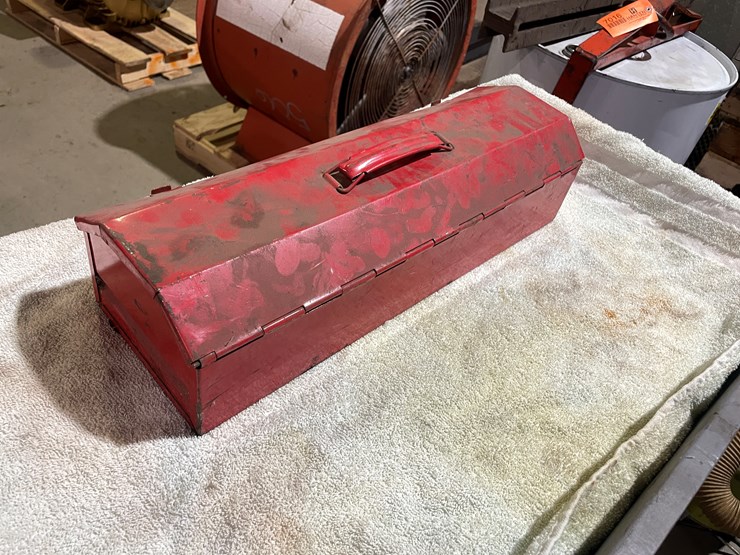 #7021-•-metal-toolbox-with-tools-image-3