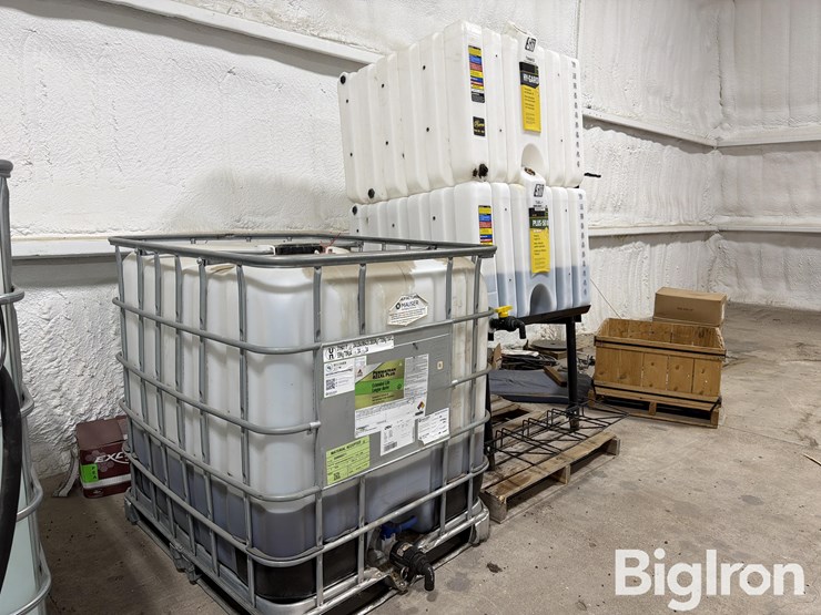 bulk-oil-storage-totes-&-stand-image-3