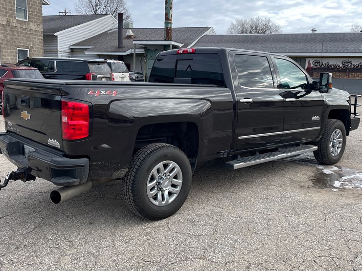 #4000-•-2019-chevy-silverado-high-country-pickup-(has-wi-title)-image-5