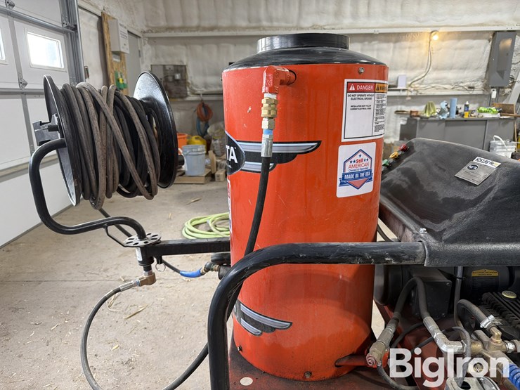 alkota-420x4-hot-pressure-washer-image-5