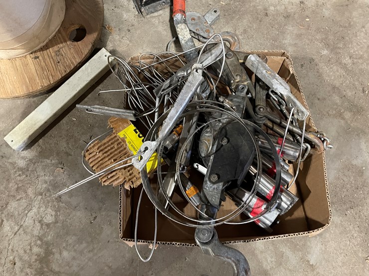 #7212-•-(2)-boat-gas-cans-image-4