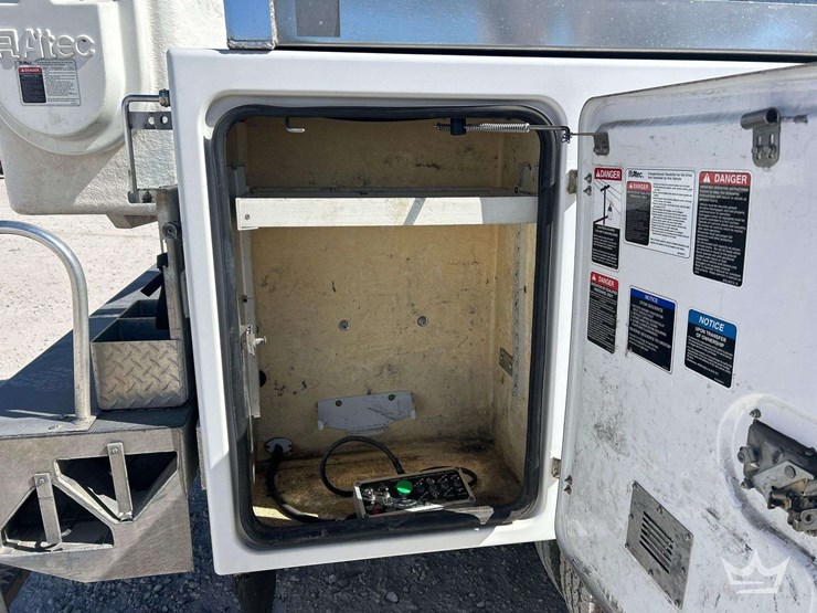 2012-altec-at200a-image-29