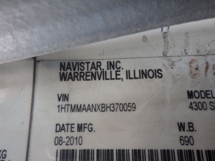2011-international-durastar-4300-image-10