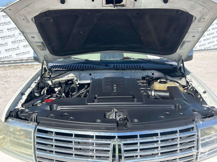 2008-lincoln-navigator-image-9