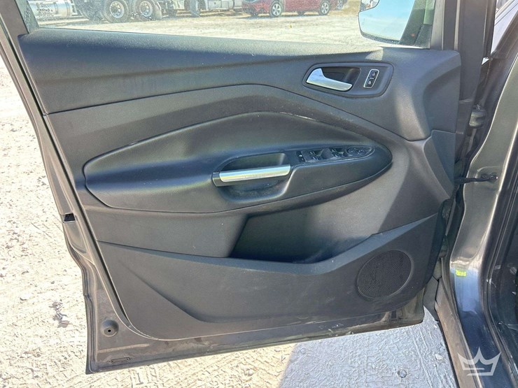 2013-ford-escape-image-11