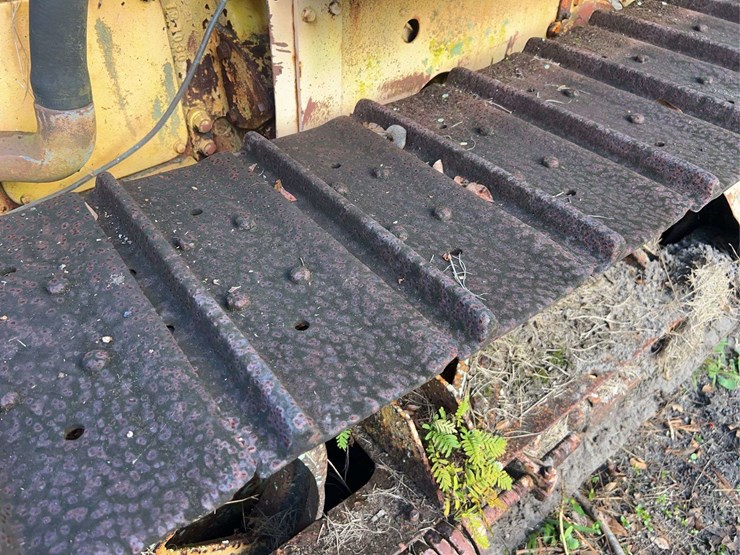 caterpillar-twenty-image-43