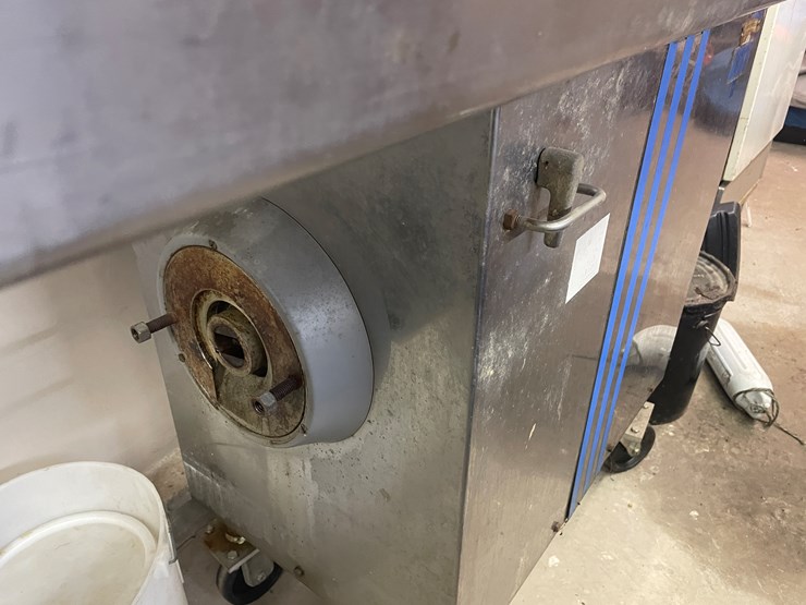 #4013-•-biro-commercial-meat-grinder-image-4