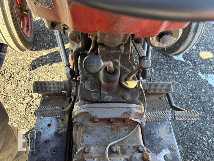 massey-ferguson-135-image-6