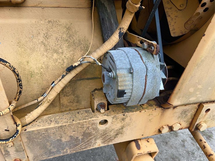 minneapolis-moline-g1050-image-29