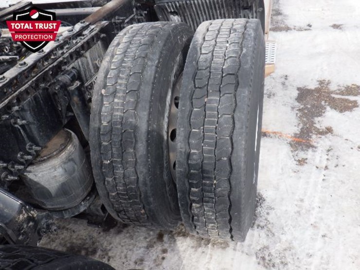 2022-volvo-vnl-760-image-9