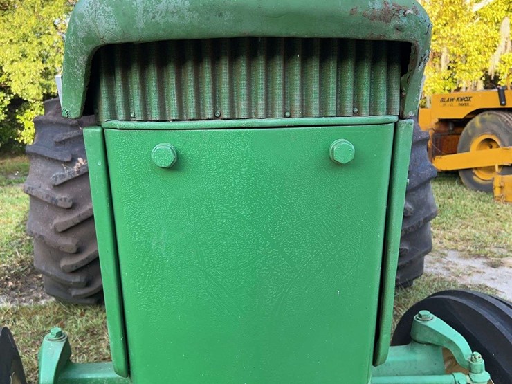 john-deere-3020-image-9