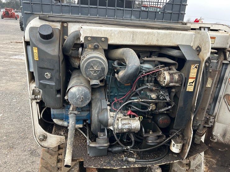 bobcat-325-image-11