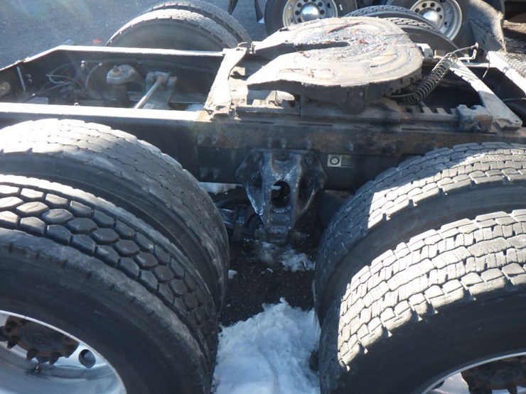 2018-peterbilt-579-image-4