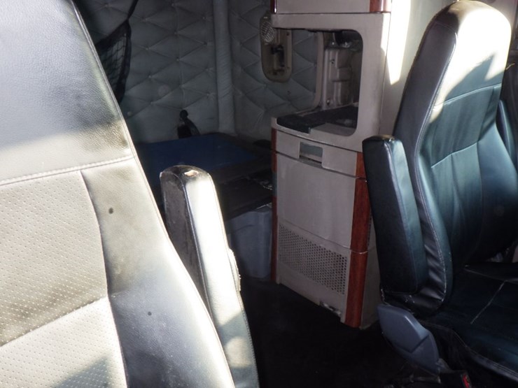 2015-freightliner-cascadia-125-image-6