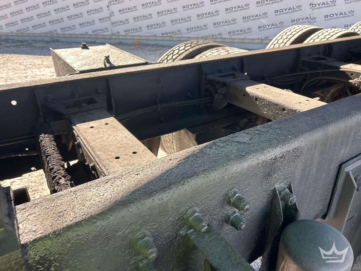 2004-peterbilt-357-image-11