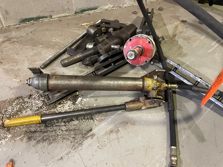 #7000-•-hydraulic-press-image-6