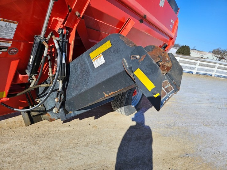 #311-•-2012-knight-4142-mixer-feed-wagon-image-19